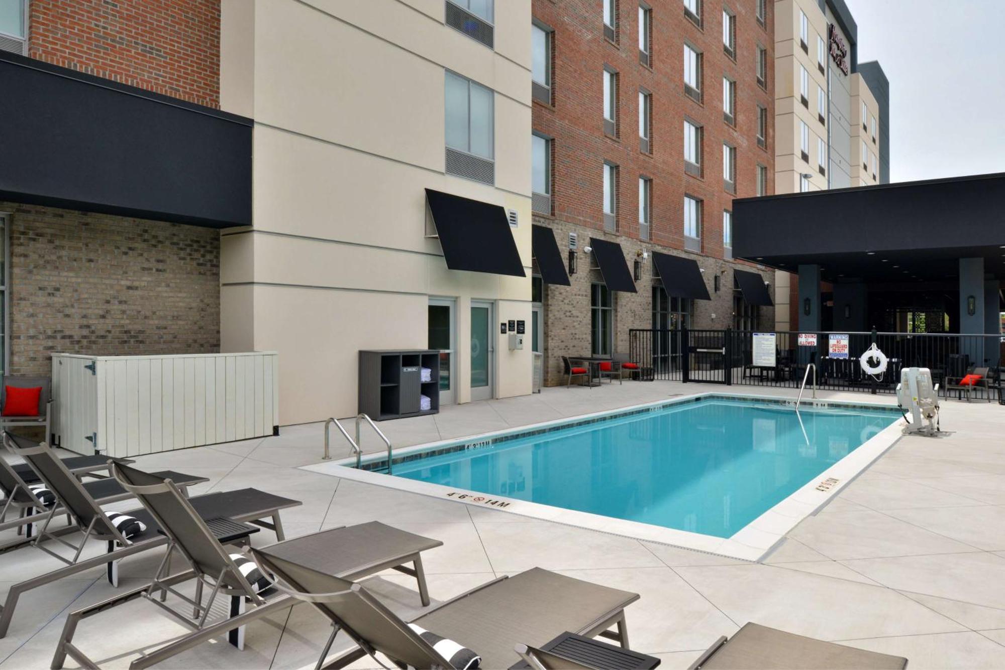 Hampton Inn & Suites Greensboro Downtown, Nc Εξωτερικό φωτογραφία