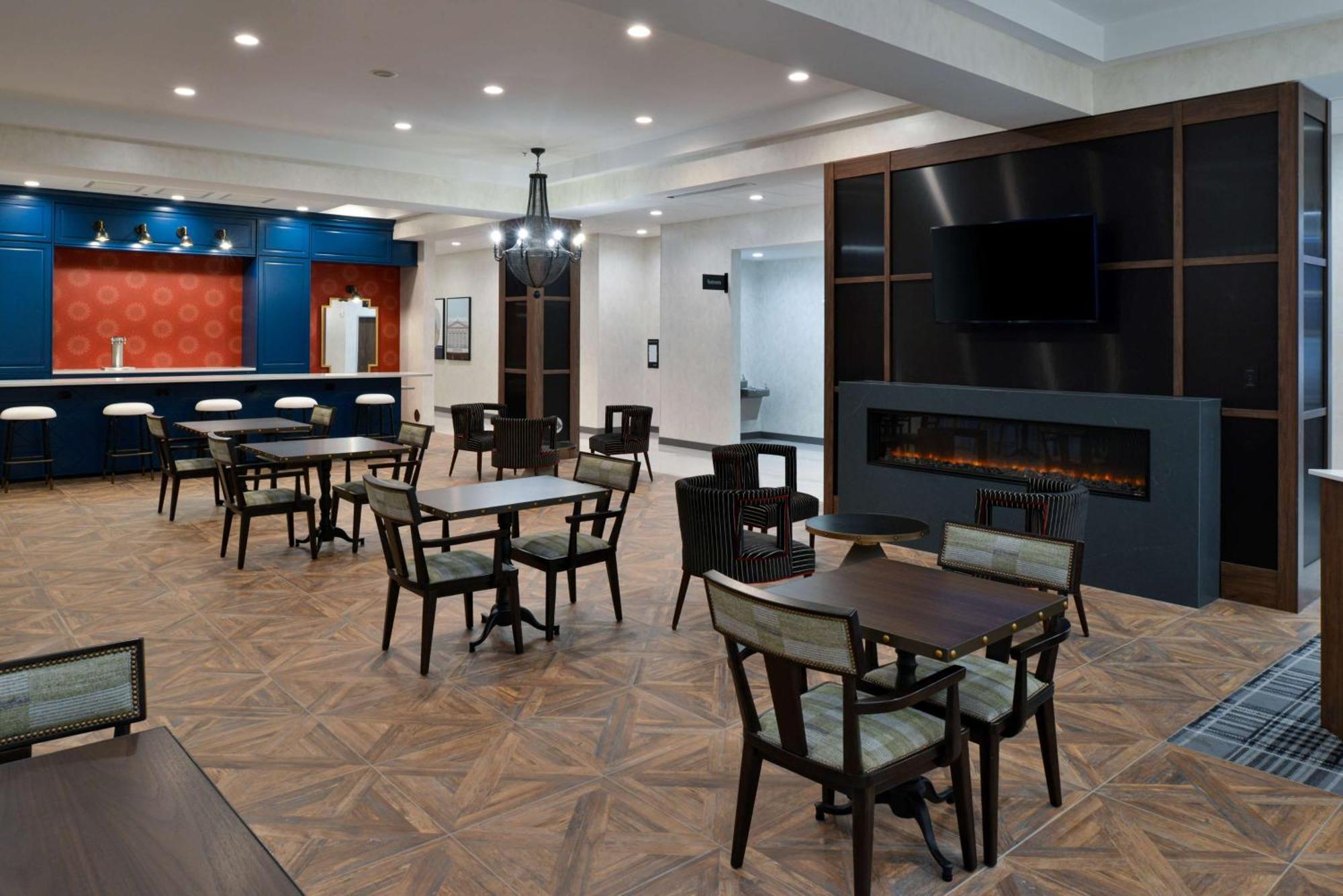 Hampton Inn & Suites Greensboro Downtown, Nc Εξωτερικό φωτογραφία